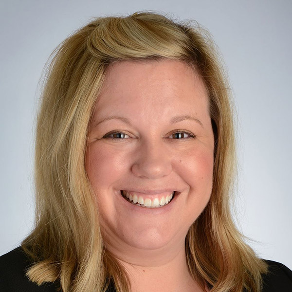 Alicia Bacon headshot