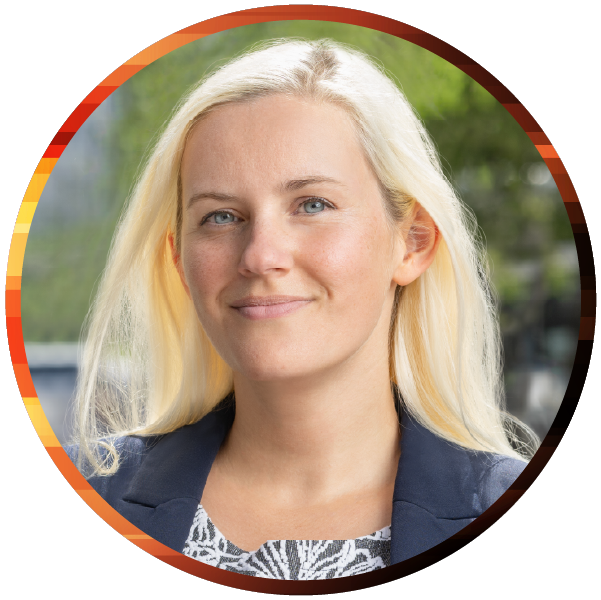 Lisa DeNight headshot